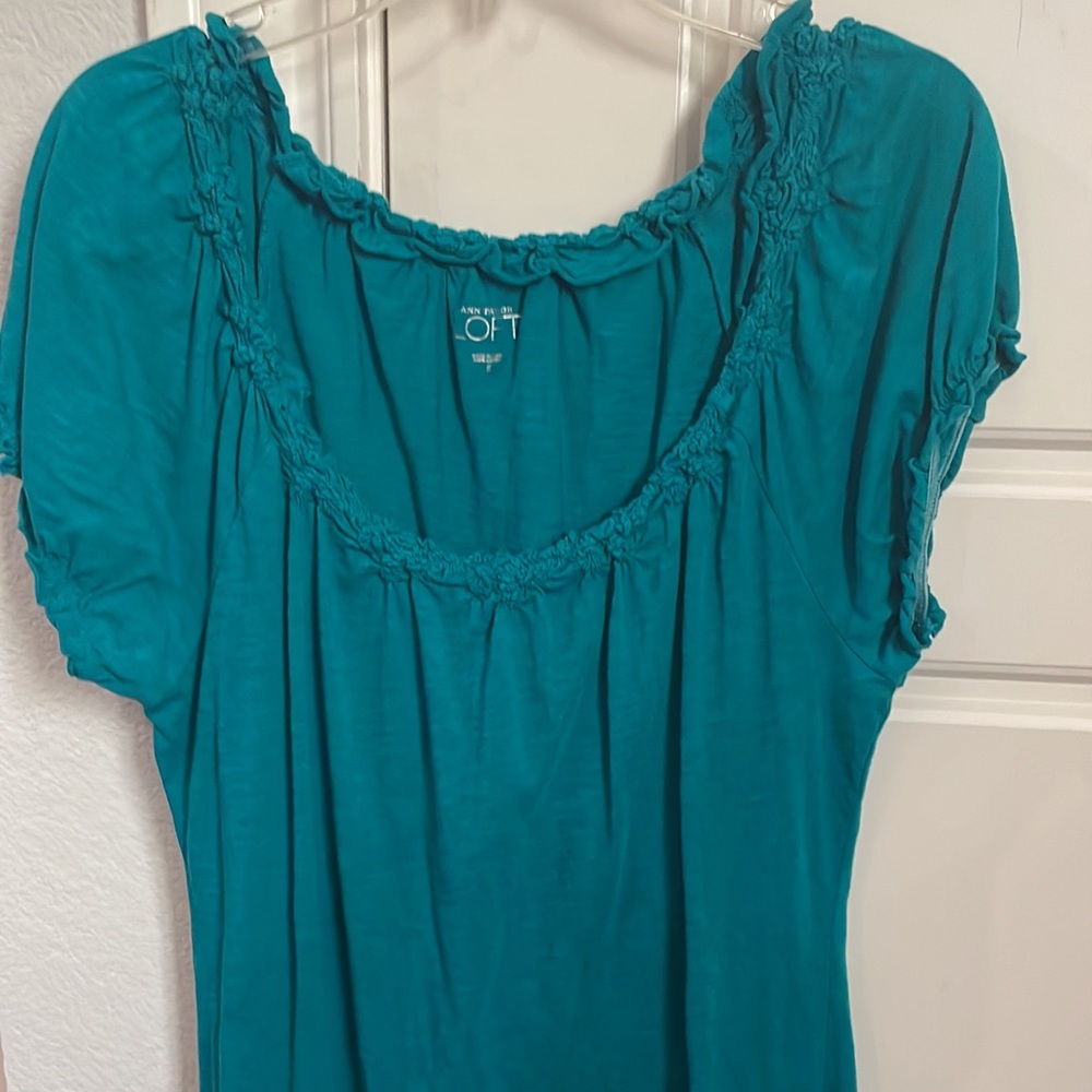 Ann Taylor loft shirt size small. $7
